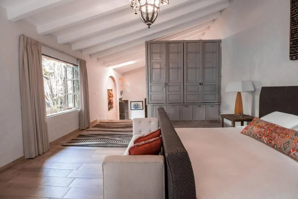 Stylish Mexican Chalet Luna Guadalajara Mexiko
